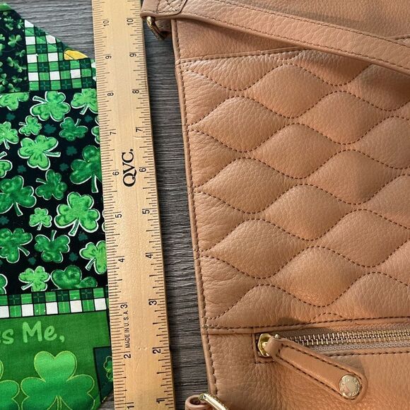 Like new Vera Bradley beige crossbody purse - Picture 6 of 13